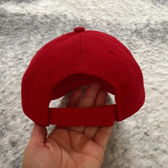 Red Cap -  FREE with purchase - Picture 3 of 9